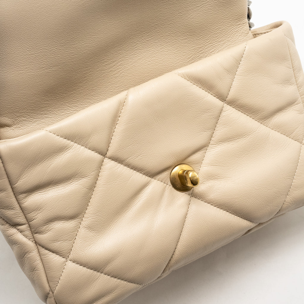 CHANEL SMALL 19 BAG SHINY GOATSKIN LIGHT BEIGE MULTICOLOUR HARDWARE