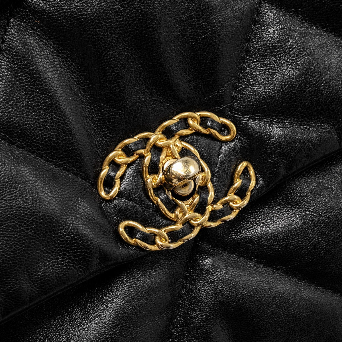 CHANEL LARGE 19 BAG GOATSKIN BLACK MULTICOLOUR HARDWARE