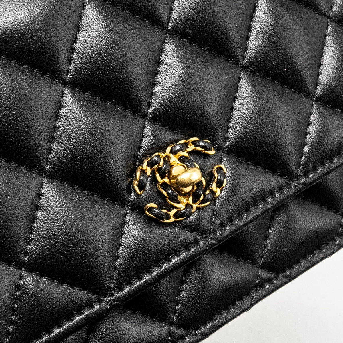 CHANEL LETTER LOGO TOP HANDLE WALLET ON CHAIN LAMBSKIN BLACK GHW (MICROCHIP)