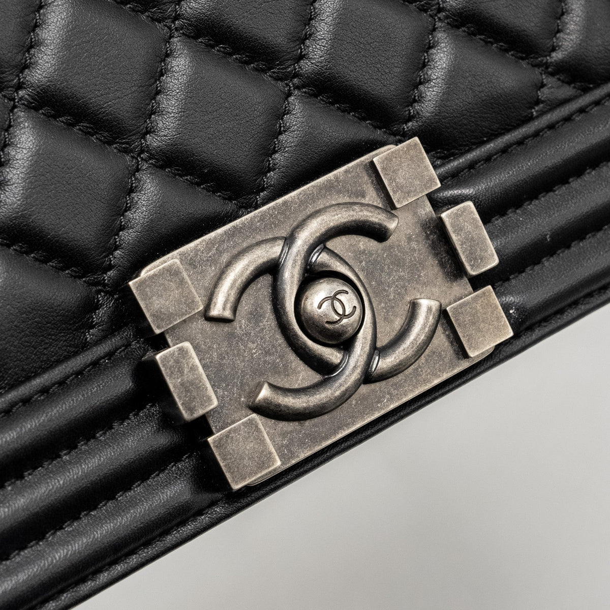 CHANEL SMALL BOY BAG CALFSKIN BLACK RUTHENIUM HARDWARE