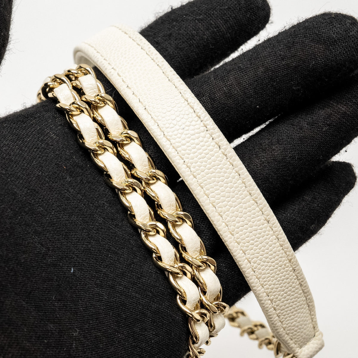 CHANEL MINI COCO HANDLE CAVIAR WHITE LGHW (MICROCHIP)