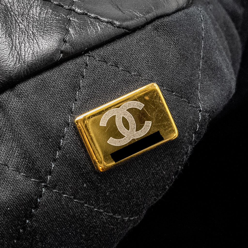 CHANEL MEDIUM 22 BAG SHINY CALFSKIN BLACK GHW (MICROCHIP)