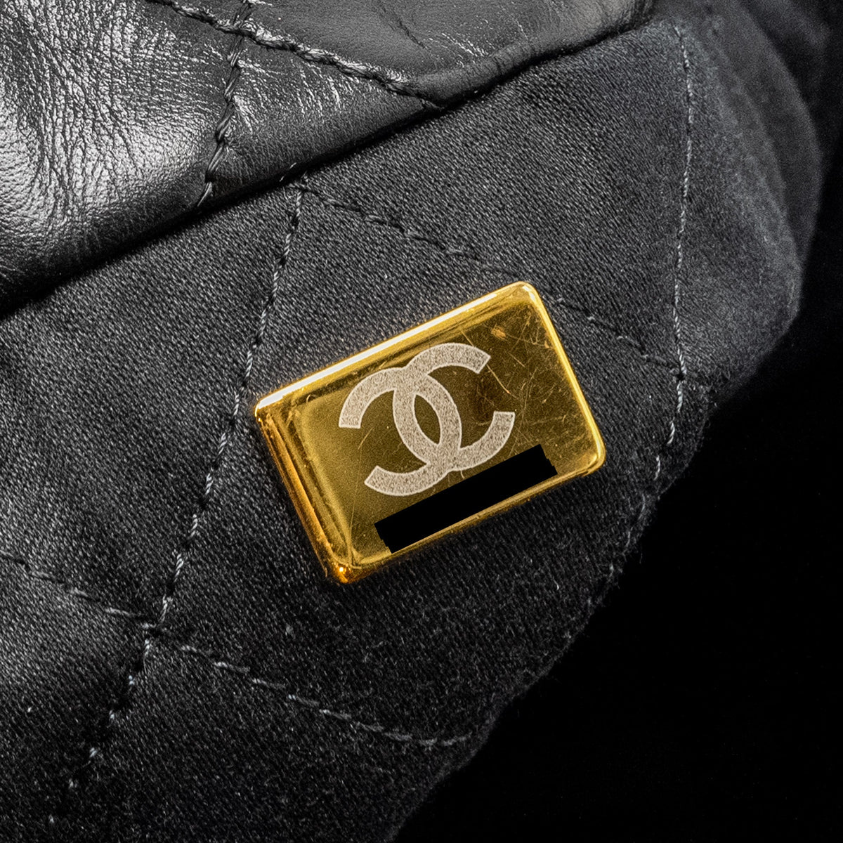 CHANEL MEDIUM 22 BAG SHINY CALFSKIN BLACK GHW (MICROCHIP)